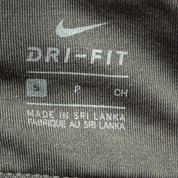 Nike Black Sports Bra with Racerback and Moisture-Wicking Fabric Sz S - Picture 7 of 12